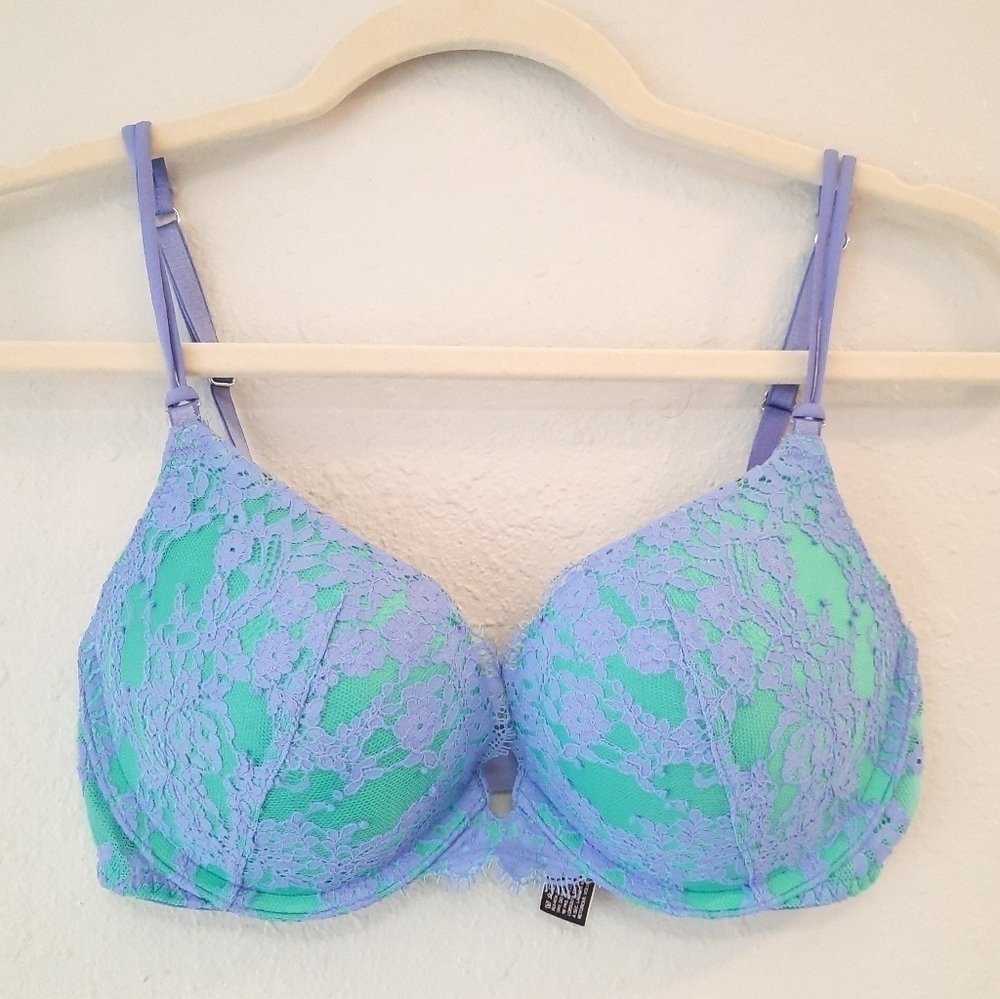 Victoria's Secret Very Sexy Push-up Bra 32D